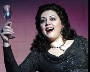 130235-La-Traviata.jpg אופרה בפארק