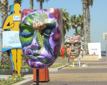 178393-8888888888884.jpg גלריית רחוב בטיילת בת ים