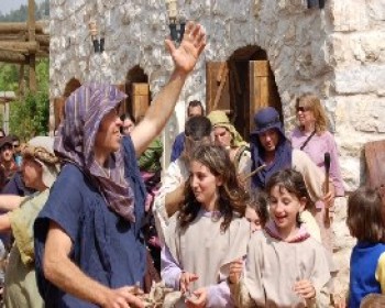 1914-פסטיבל-האביב.JPG פסטיבל האביב במוזיאון פעיל עין יעל בירושלים