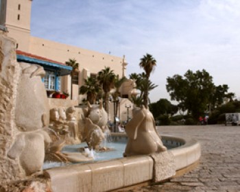 2183-jaffa-fauntain.jpg שבועות ביפו העתיקה