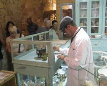 2920-ozarot.JPG חגיגות פורים בגליל המערבי