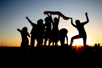 342500-335292-all.jpg פסטיבל זורבה באשרם במדבר