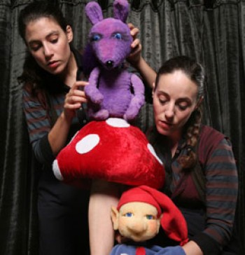 356426-1egozim.jpg מעשה בשלושה אגוזים