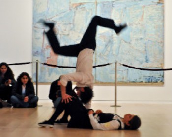 3567-DANCING.jpg נע באוזן- מופע מחול לילדים במוזיאון תל אביב