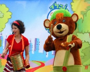 359451-ילד-ירוק.JPG חורף במתחם התחנה