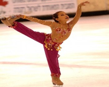 359693-מופע-על-הקרח-במרכז-קנדה.JPG בילוי של חורף במרכז קנדה במטולה