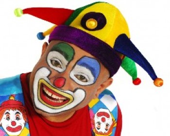 360144-Itzik-the-Clown.JPG אביב במתחם התחנה בת"א