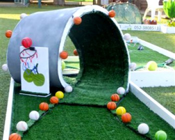 361459-mini-golf.jpg תחרות קפיצות על סוסים ופעילויות לילדים