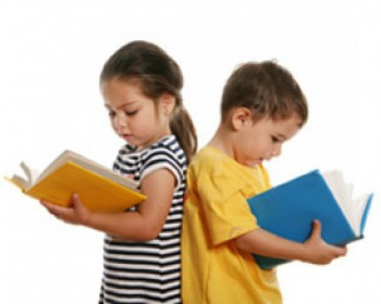 362387-books.jpg שעת סיפור בבית אריאלה - מאי 2013