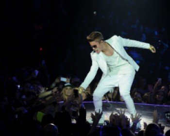 364014-Believe372.jpg ג'סטין ביבר - BELIEVE