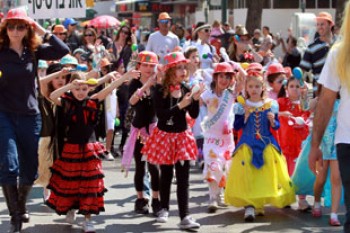 364505-raanana-purim2012.jpg העדלאידע של רעננה - אירועי פורים 2014