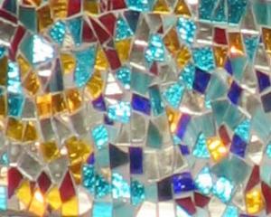 47502-colourfol-glass.jpg הזחל הרעב