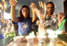 מדע על האש - פעילויות חנוכה לילדים במדעטק