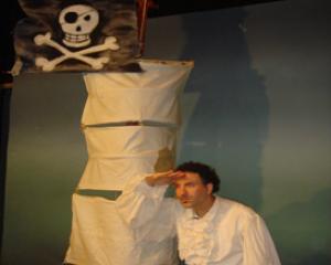 55817-pirets.jpg אי המטמון