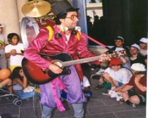 59385-one-man-sinfony.jpg תזמורת איש אחד