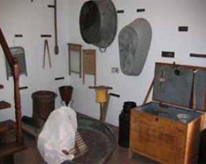 69786-gedera-muzium.jpg בעשר אצבעות