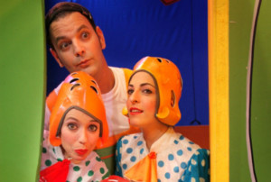 מחסן השטוזים של דתיה תיאטרון אורנה פורת