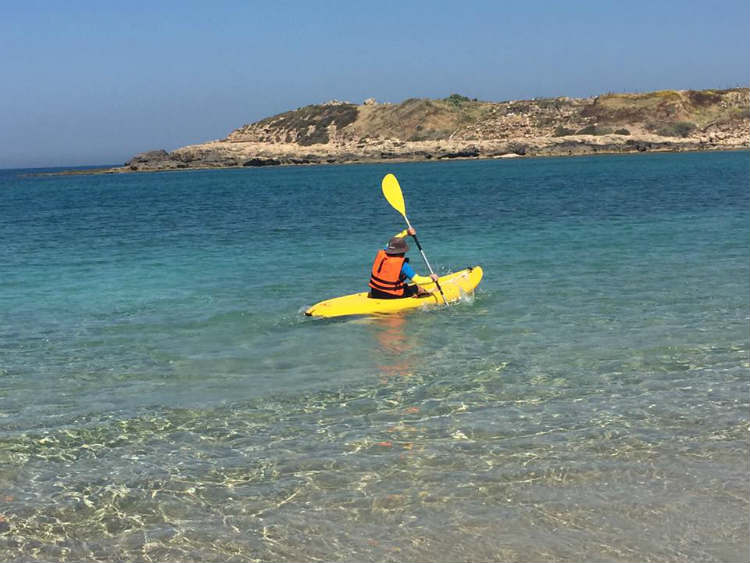 מלון חוף נחשולים השכרת קייקים