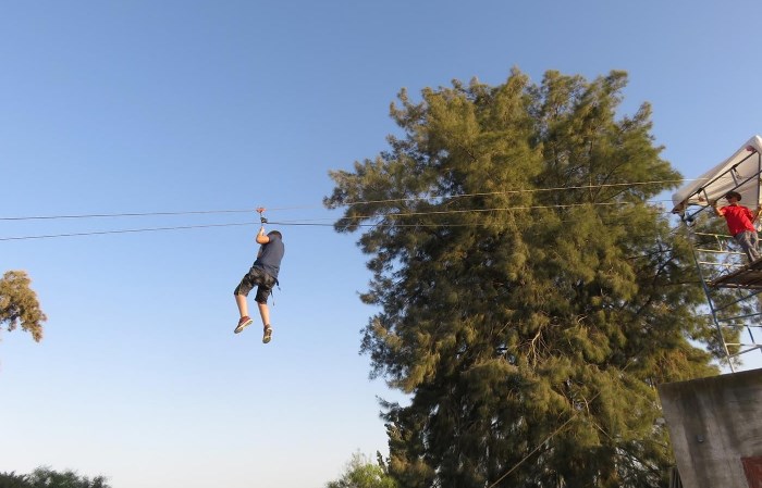 גלישה באומגה. צילום- ערוצים בטבע