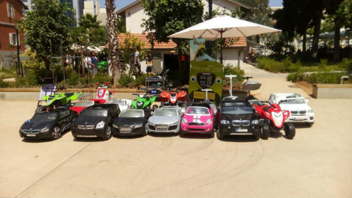 אטרקציות לילדים בתל אביב השכרת מכוניות מיני ורכבת ההפתעות בשרונה