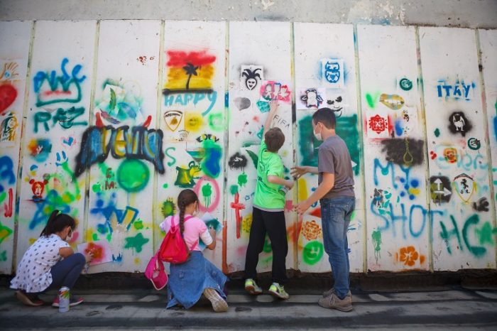 סוכות במוזיאון הרמן שטרוק