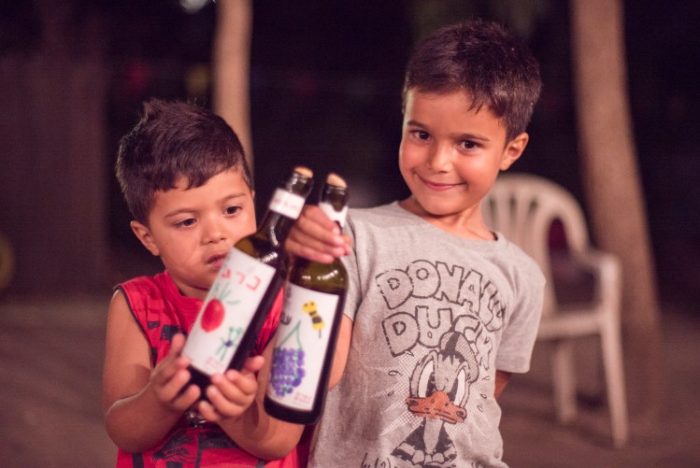 יקב יפתחאל בציר ענבים בוצרים ונהנים פעילות לילדים בערב