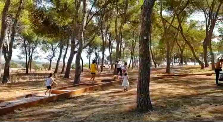 טיול לפורים, תל אפק שביל רגליים יחפות