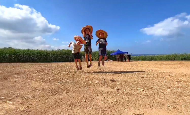 חוגגים את סוף החופש הגדול במבוך החדש בראש הנקרה