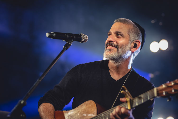 מופע עצמאות של אביתר בנאי. צילום: אריאל עפרון