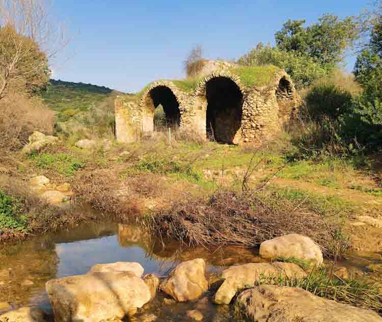 נחל צלמון, תחנות הקמח בנחל צלמון 