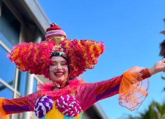 תיאטרון רחוב בפסטיבל אלמינא