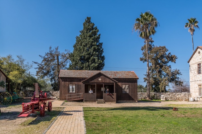 חצר ראשונים עין שמר