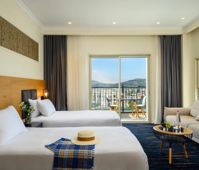 סוויטות ענקיות' מלון OAKS