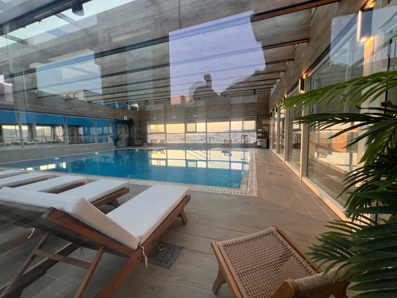 הבריכה במלון אוקס בגולן