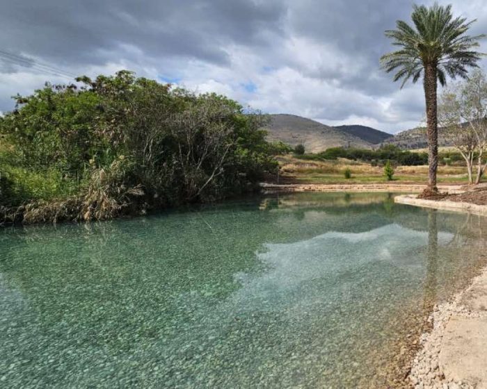 עמק המעיינות, עין שוקק, עין מודע
