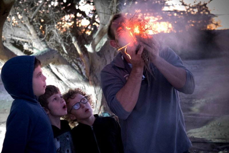 איך מדליקים אש?