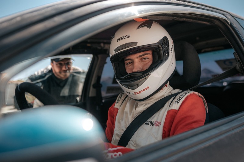 סוכות במסלול המירוצים בערד