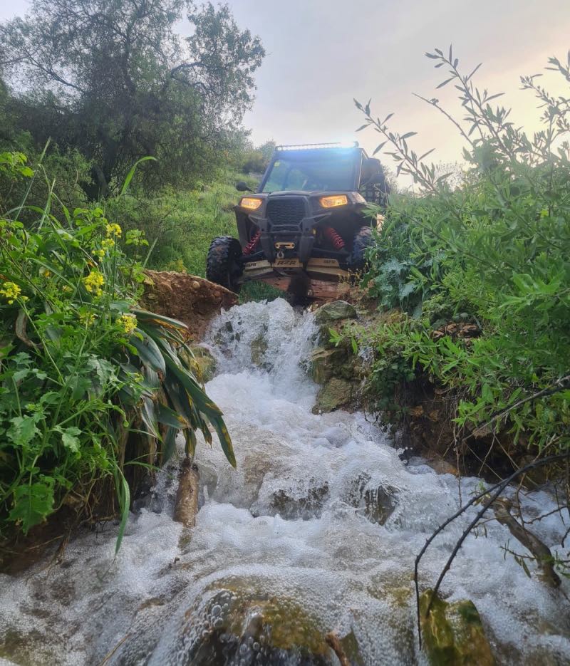 טיול טרקטורונים בנחל דישון