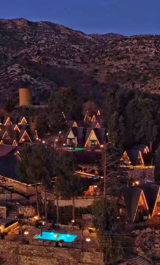 מלון קרוב לחרמון, מלון ג'ייקוב, מלון נווה אויב