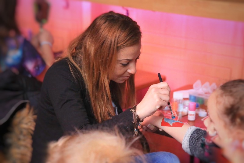 עמדת איפור פורים 2026