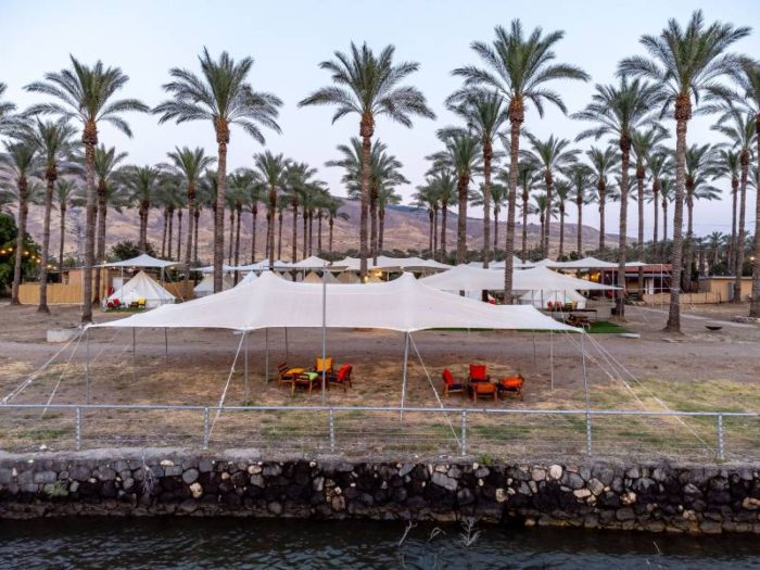 גלאמפינג מיא בכנרת