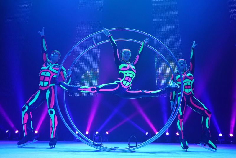 MUSICAL ON ICE