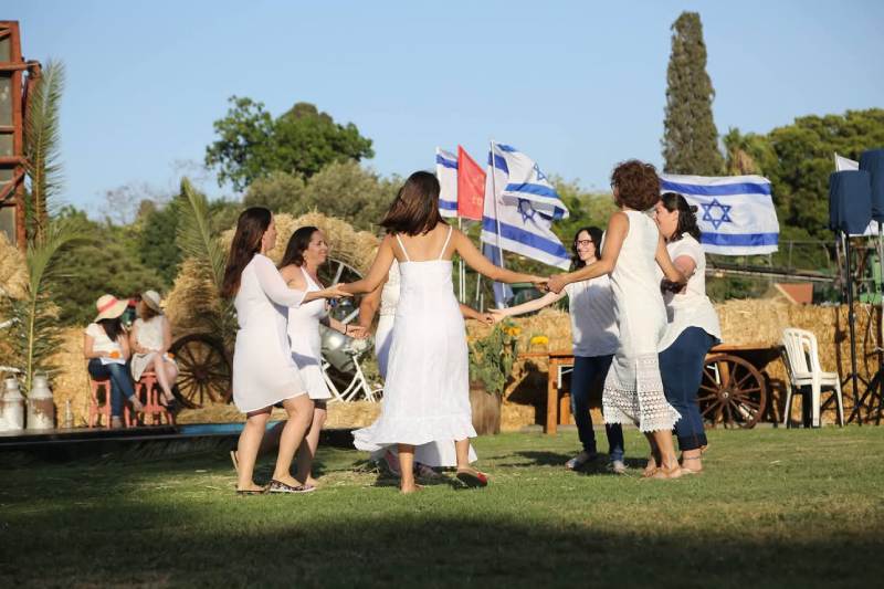 שבועות בסוד הקסם הקיבוצי - כפר מסריק