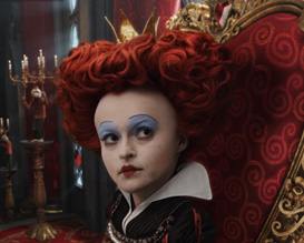 עליסה בארץ הפלאות - הלנה בוקהם בתפקיד מלכת הלבבות