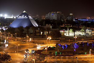 theMAX, imax eilat. דה מקס אילת, איימקס אילת, אטרקציות לילדים באילת, פעילויות לילדים באילת, קולנוע תלת מימד באילת, מה עושים עם הילדים באילת?
